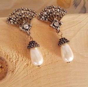 Vintage Style Pearl & Crystal Fan Drop Earrings